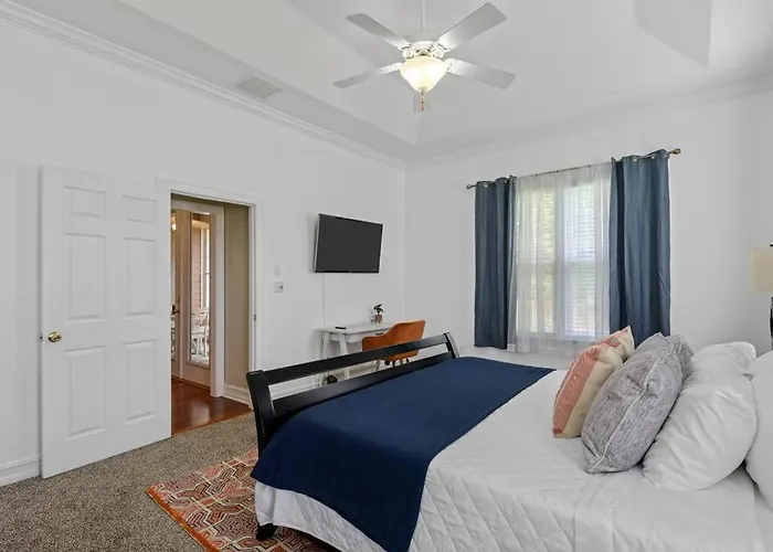Burnside Beauty 4br Pingpong Patio Holiday home Tallahassee