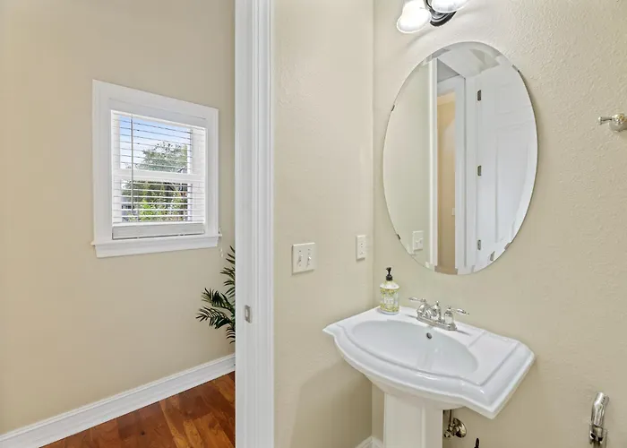 Burnside Beauty 4br Pingpong Patio Tallahassee