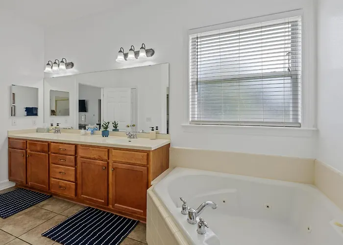 Burnside Beauty 4br Pingpong Patio Holiday home